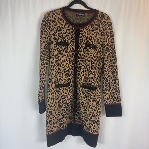 Karl Lagerfeld Paris Cheetah/Leopard
Print Sweater Size : S